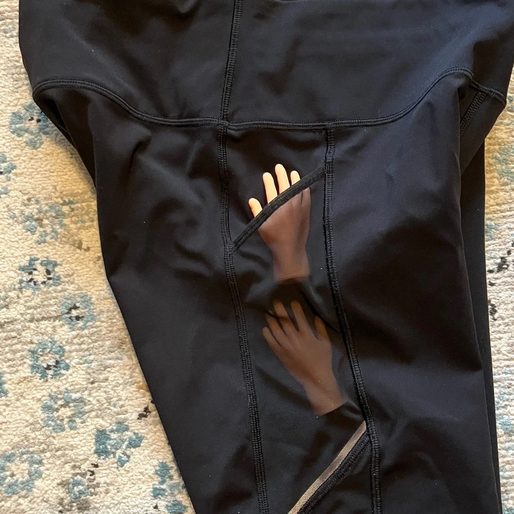 Lululemon Home Stretch Black Mesh Panel Cropped Leggings Size 6 - Picture 14 of 16